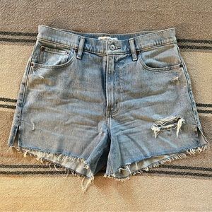 Abercrombie & Fitch 4” Mom Short